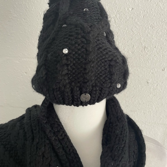 Quicksilver Hat + Shawl winter ready - Picture 3 of 5